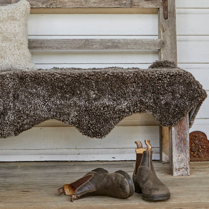  Dobbelt Saueskinn | New Zealand | Kort ull | 170x60 cm Taupe